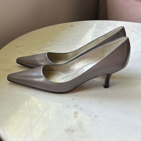 Talbots Taupe gray Textured leather  Heels 8N - Picture 1 of 7